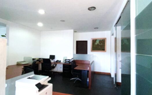 Oficina en Arriendo – amoblada o sin muebles